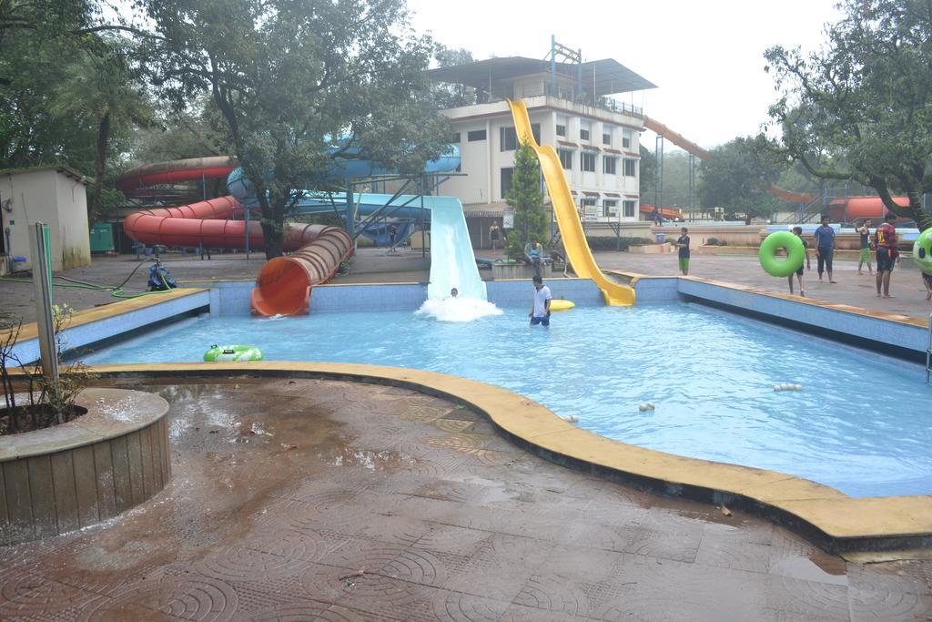 Hotel United 21 Retreat, Lonavala Esterno foto