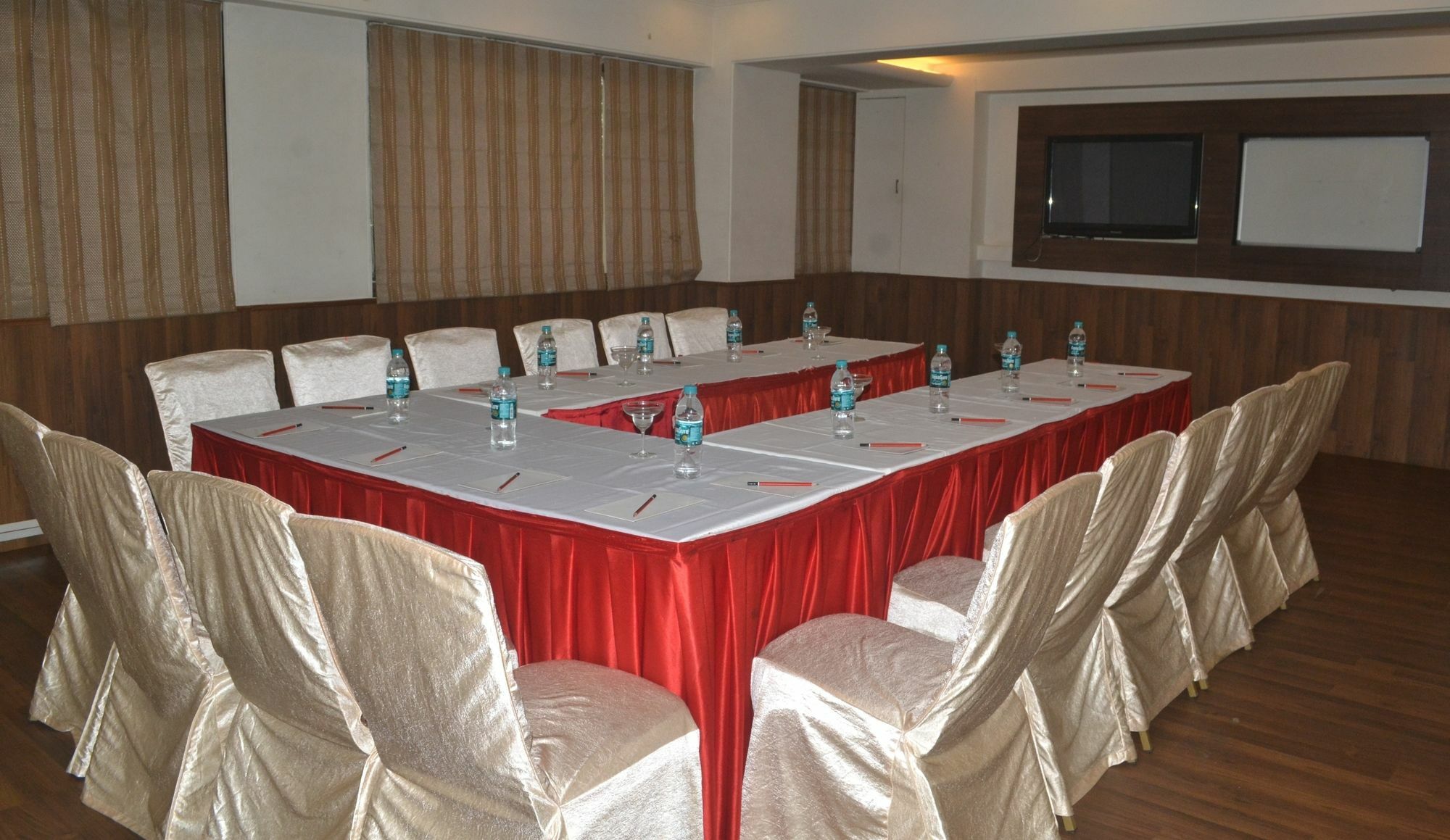 Hotel United 21 Retreat, Lonavala Esterno foto